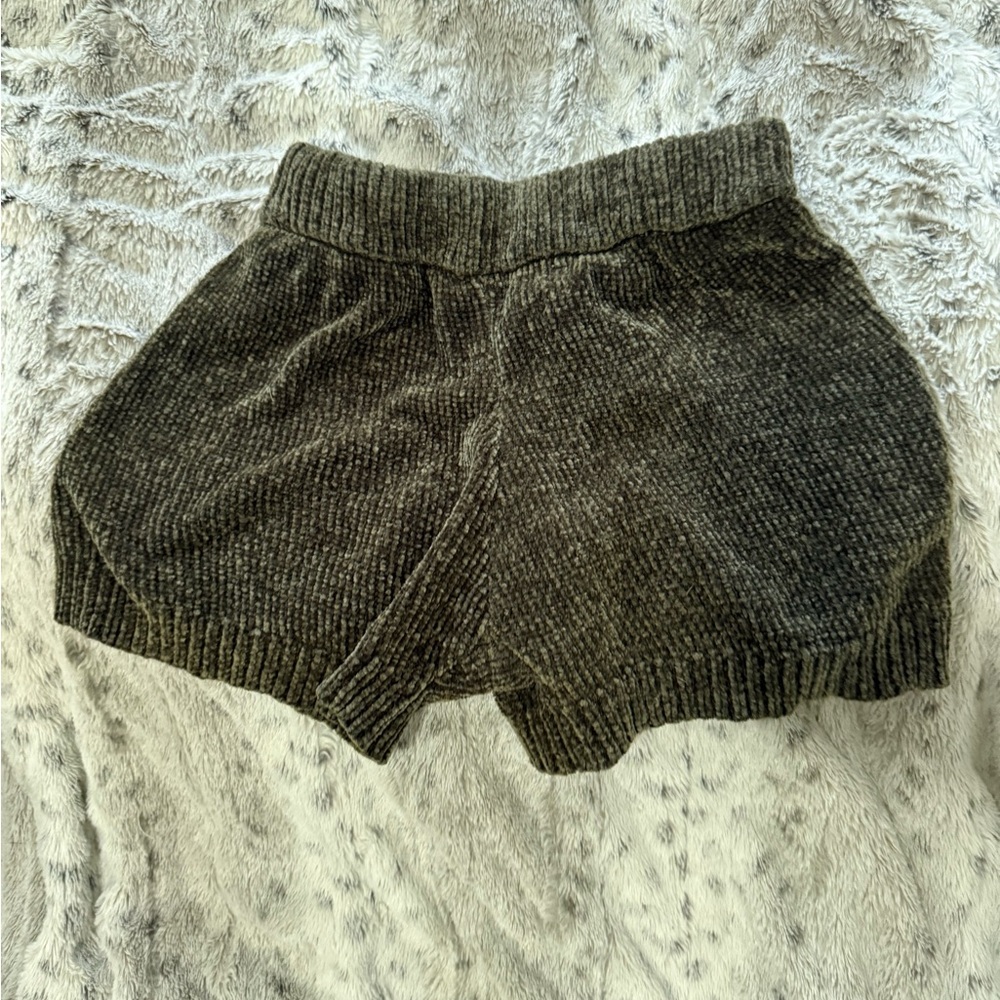 High Waist Green Shorts with Elastic Waistband